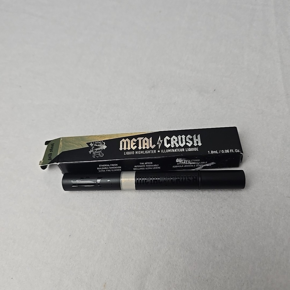 Kat Von D Metal Crush Liquid Highlighter Gold Skool